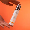 IMAGE_Skincare_VITALC_hydr_antiaging_serum_hand VITAL C Увлажняющий антивозрастной серум